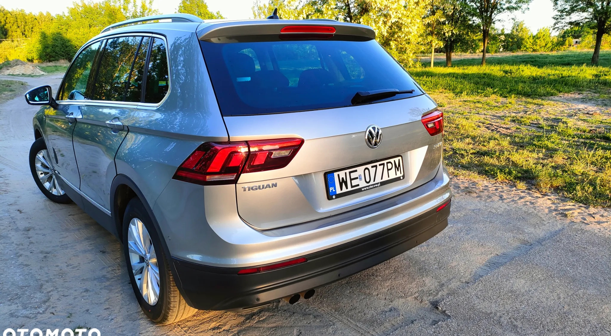 Volkswagen Tiguan cena 88500 przebieg: 101421, rok produkcji 2017 z Łowicz małe 596